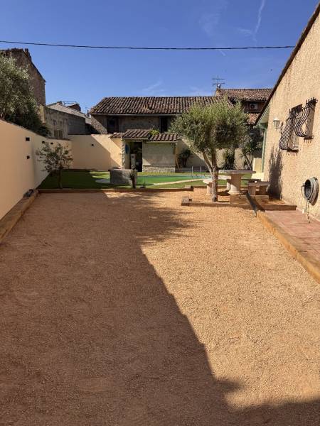 Faire un terrain de boule chez soi à Cuges près de Marseille