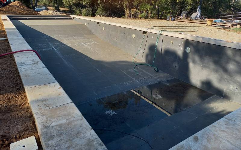 Réalisation terrassement de piscine complèté hors sol  au meilleur prix à Cassis dans les Boûches-du-Rhône